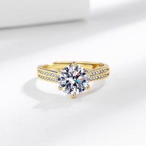 Anello di Lusso di Alta Qualità all'Ingrosso Design a Sei Punte Placcato Oro Set di <span class=keywords><strong>Anelli</strong></span> in Ottone con Zircone Rotondo Lucido <span class=keywords><strong>Anelli</strong></span> da <span class=keywords><strong>Matrimonio</strong></span> per Donne - Product Image 2