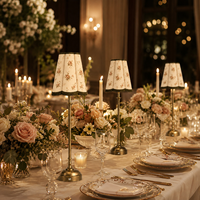 Lampe de table sans fil rechargeable de style européen simple avec abat-jour à franges florales et ampoule LED E14 pour la décoration de mariage et les événements