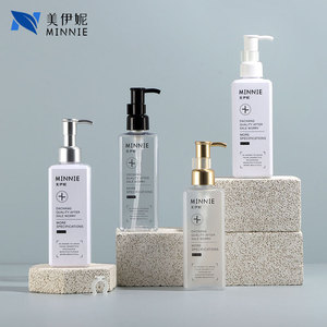Botella de plástico transparente Minnie Square de 250 ml con dispensador de bomba para champú, gel de ducha, loción y envases de cosméticos - Product Image 1