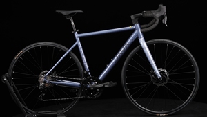 Vélo de route RAPIDA Factory 700C avec fourche en aluminium, 14 vitesses, freins à disque et câbles internes - Product Image 3