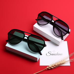 Super Nouveau <span class=keywords><strong>2021</strong></span> Plat <span class=keywords><strong>Top</strong></span> Carré Lunettes De Soleil Nuances Unisexe Lunettes De Soleil Polarisées en Bleu Noir Rouge PC Cadres Hommes Femmes Styles - Product Image 6