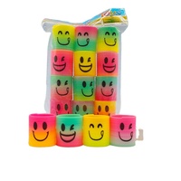 Mini jouet élastique amusant en plastique coloré avec visage souriant et cercle arc-en-ciel pour Noël et Halloween
