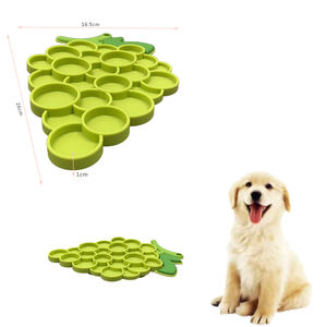 Tapis d'alimentation pour chien en silicone en forme de raisin 16,5x26cm, mangeoire lente pour animaux de compagnie - Product Image 1