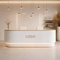 Comptoir de réception moderne incurvé avec éclairage LED, comptoir de réception de salon de luxe, bureau d'accueil personnalisé