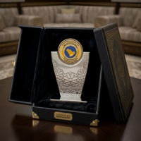 Trophée d'entreprise personnalisé en gros, récompense créative en chrome avec disque gravé, coupe en métal pour performance d'excellence, idéal comme cadeau d'affaires
