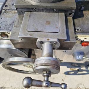 Tour manuel d'occasion de moyenne capacité 1000 mm pour la production en série de métaux, usage commercial, Chine, à vendre CW6163B - Product Image 5