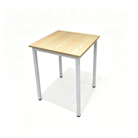 Table de restaurant carrée simple de haute qualité, base en métal, plateau fini imitation bois, mobilier de bistrot moderne minimaliste