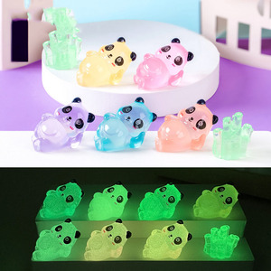 Prix d'usine réduit : Miniatures de panda en résine, jouets lumineux, mini artisanat en résine, panda lumineux, décor de jardin, accessoires miniatures - Product Image 4