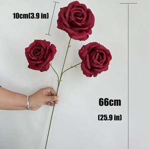 Décoration murale festive de mariage de haute qualité, fleur artificielle en soie, rose à 3 têtes, bouquet de roses blanches et bordeaux - Product Image 2