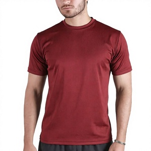 T-shirt pour homme à manches courtes rouge, col rond, 100% polyester, séchage rapide, coupe ajustée, jersey tricoté, couleur unie - Product Image 4