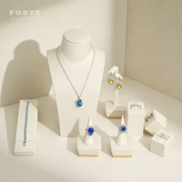 Support de Présentation de Bijoux de Luxe IV FORTE Blanc Écologique, Présentoir de Mannequin Personnalisé pour Bijoux