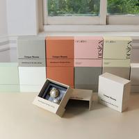 Boîte cadeau promotionnelle pour bijoux, y compris bagues, colliers, broches, etc., accessoires, graphiques personnalisés, boîtes à suspension rigides