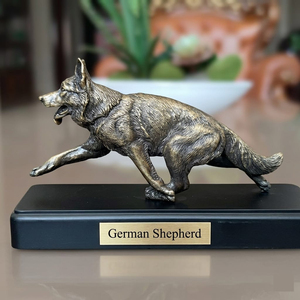 Statue de Berger Allemand en Métal Artisanale Personnalisée OEM pour la Maison, le Bureau, l'Étagère, le Salon et la Décoration Cadeau - Product Image 3