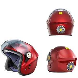 超级支持摩托车头盔内置太阳能电池风扇，骑手使用智能ABS摩托车头盔，