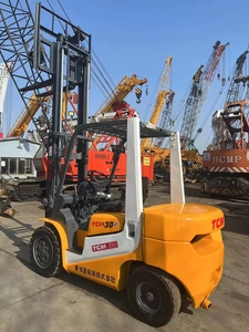 Montacargas de Segunda Mano Modelo FD30, Mástil de Dos Etapas, Neumáticos Neumáticos, Montacargas TCM de 3 Toneladas para Almacén, Motor Isuzu Importado de Japón - Product Image 3