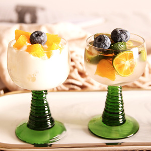 Calice in Vetro Colorato Verde e Rosa Stile Vintage Medievale con Stelo a Spirale, Creativo Portacandele Coupe - Product Image 4