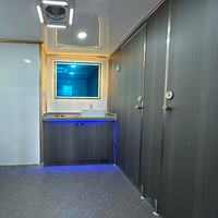 Toilettes mobiles à installation instantanée : unités portables de style conteneur haut de gamme pour les événements en plein air et les chantiers