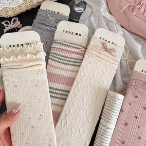 Chaussettes mi-mollet amples pour femme Song Mu, en coton respirant, style coréen, motif nœud, chaussettes de ballet - Product Image 2