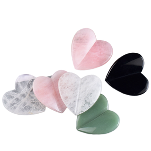 Guasha Rosenquarz-Jade-Stein Dreidimensionales Liebesherz Individuell Gravierter Gesichtstherapie-Massager Rosa Schabewerkzeuge - Product Image 1