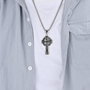 Collar de Acero de Titanio con Diseño de Nudo Celta, Unisex, para Uso Diario - Product Image 2