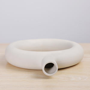 R47 Petit quantité minimale de commande Usine Directement En Gros Hotsales Moderne Irrégulier Forme Unique Antique Vases À Fleurs En Céramique Blanche - Product Image 4