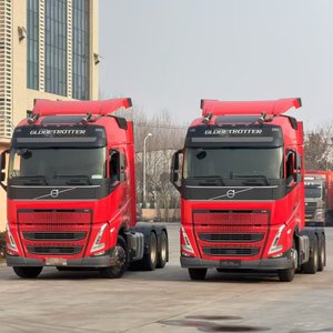 Camión Tractor de Servicio Pesado <span class=keywords><strong>Volvo</strong></span> FH500 Año 2022 Usado, Modelo Horse Head, Tracción 6x4, 10 Ruedas, Cabina de Techo Alto con Cama, 500hp, Volante a la Izquierda - Product Image 1