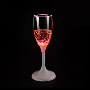 Verres à vin et flûtes en plastique lumineux personnalisables BST – Écologiques, durables, style classique, pour toasts de qualité supérieure - Product Image 3