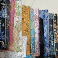 Dernier design de tissu jacquard brocart tissé métallique teint en fil, à motif floral texturé en polyester et à paillettes florales JSM-5293