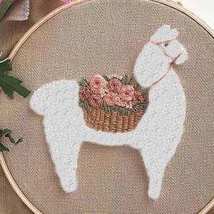 Nouveau kit de broderie DIY pour débutants - Adorable ensemble de travaux manuels en alpaga - Product Image 4