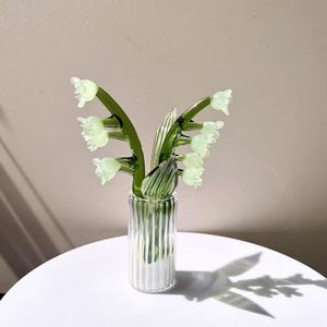Fábrica al por mayor hecho a mano arte popular nórdico decorativo cristal coloreado Muguet <span class=keywords><strong>flor</strong></span> adornos Art Deco para Decorativo Artificial - Product Image 1