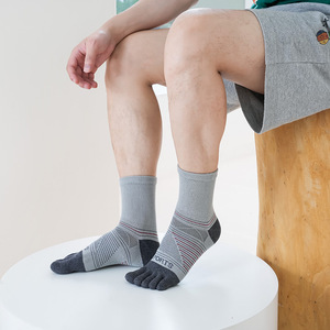 <span class=keywords><strong>Chaussettes</strong></span> <span class=keywords><strong>de</strong></span> course à cinq <span class=keywords><strong>doigts</strong></span> personnalisées par le fabricant, <span class=keywords><strong>chaussettes</strong></span> <span class=keywords><strong>de</strong></span> sport respirantes à cinq <span class=keywords><strong>doigts</strong></span> pour hommes - Product Image 2