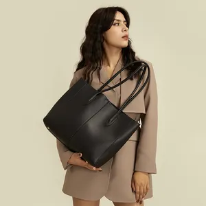 Cheap Messenger Bag Women's Chain Bag Fashion Luminous Geometric Sling Bag  Shoulder Strap Female Bolsas Feminina