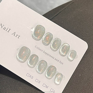 Vente en gros d'ongles press-on faits à la main pour femmes, courts, carrés, argentés, réutilisables, effet œil de chat scintillant, pour l'été - Product Image 6