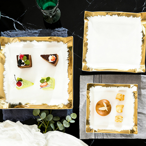 طقم أدوات مائدة فاخر صديق للبيئة بتصميم زهور مربع الشكل من البورسلين مع حواف ذهبية وألوان مخصصة للأعراس - Product Image 4