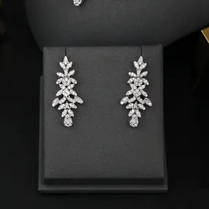 4 pièces Luxury Hot Sale Platinum Plated Non Ternish Indian Jewelry Sets Women Zircon Necklace Set Wedding Bridal Jewelry Set
