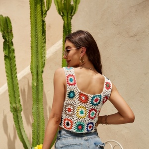Ventes en gros de hauts personnalisés pour femmes, hauts à bretelles courts à motif floral ajouré, col <span class=keywords><strong>carré</strong></span> - Product Image 1