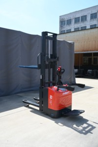 Gerbeur électrique double élévateur HELI 2 tonnes, mini gerbeur manuel avec mât de 4,5 m pour entrepôt, gerbeur à batterie pour stockage en hauteur - Product Image 6