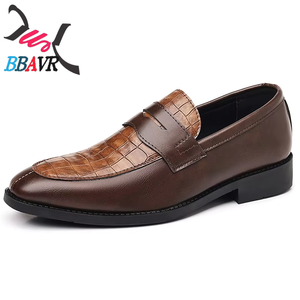 Zapatos de PU para Hombre, Nuevos, Formales de Negocios, Casuales, Sin Cordones, Estilo Británico Coreano, Punta Puntiaguda, Talla Grande, con Rayas y Plataforma - Product Image 5