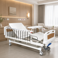Lit d'hôpital manuel en acier pressé avec fonction dossier et pieds, capacité 250 kg, lattes en bois, roulettes avec frein