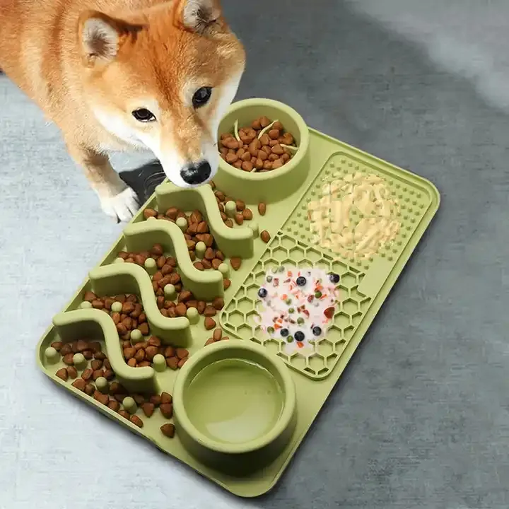 Multi-functional Licking Mats Reusable Good Health Eating Feeder 100% Silicone Wholesale Nice Colors Dog Bowl