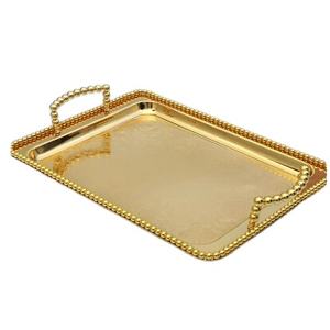 Plateau de service alimentaire à poignée décorative dorée Plateau à dessert au design classique Plateau en métal en laiton servant de délicieux plats à la maison - Product Image 1
