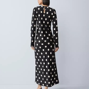 เดรสผ้าซาตินลายดอกจุดแบบเข้ารูปความยาวปานกลาง ผ้าฝ้าย 100% สไตล์ลำลองสำหรับฤดูร้อน ปักลายฉลุ ระบายอากาศได้ดี - Product Image 2