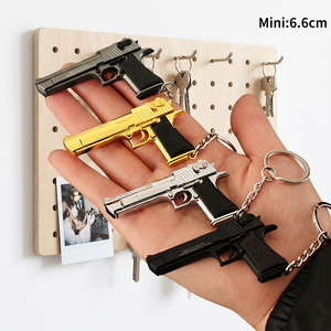 Pistola Giocattolo <span class=keywords><strong>Desert</strong></span> Eagle 6.6CM Modello Realistico Portachiavi Giocattolo in Metallo Sicuro per Ragazzi Regalo Smontabile - Product Image 1