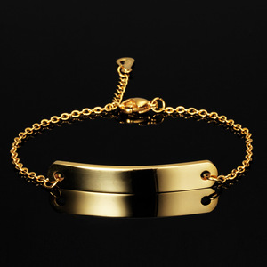 Brazalete curvo de acero inoxidable dorado con grabado para regalo unisex, joyería. - Product Image 3