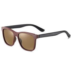 Gafas de Sol Cuadradas Clásicas con Protección UV400, Estilo Vintage para Hombre y Mujer, con Marco de PC para Conducir y Viajar - Product Image 6