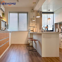 Kleine Küche Full Set Island Tisch Umwelt freundliche moderne Pantry-Schränke Custom Kitchen Design Inklusive Wasserhahn