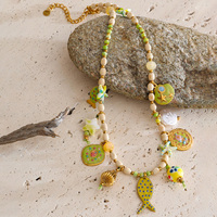 Collier Bohème XY 5885 Plaqué Or avec Émail, Poisson, Étoile de Mer, Perle, Résine, Chaîne en Acier Inoxydable et Breloques Perles en Bois