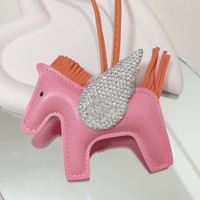 Porte-clés cheval Porte-clés animal Pendentif breloque Bling Rhinestone Wing Flying Horse Bag Charm