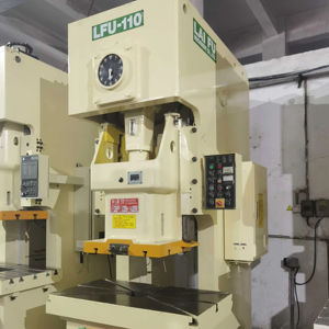 110TON 헤비 듀티 금속 펀칭 기계 사용 강판 기계 펀치 프레스 금속 시트 - Product Image 1