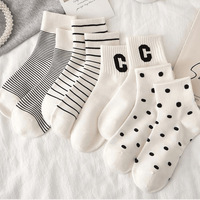 Chaussettes courtes pour femmes, motifs de dessins animés, style coréen, mignonnes et polyvalentes, chaussettes bateau à coupe basse, printemps/été